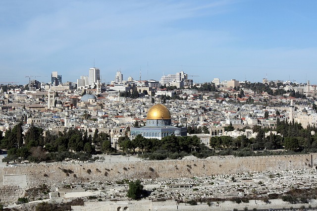 ירושלים היא עיר הקודש לנוצרים, מוסלמים ויהודים: מסע בהיסטוריה